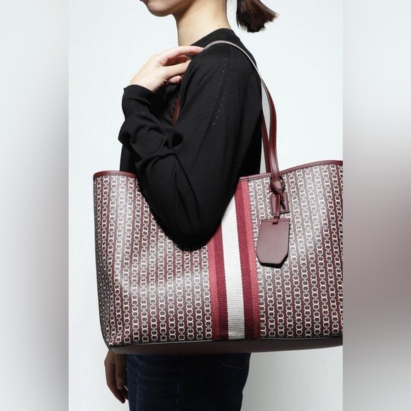 Tory Burch Gemini Link Tote in Real Burgundy - Picture 3 of 16